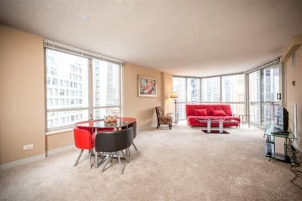 Suite Home Chicago - Eugenie Terrace Two-Bedroom Apartment מראה חיצוני תמונה